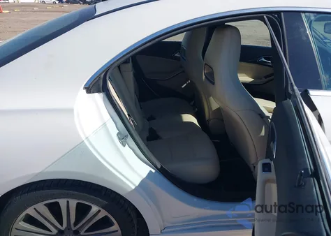 2018 Mercedes-Benz Cla 250 z USA, uszkodzony, nr VIN WDDSJ4EB8JN671207